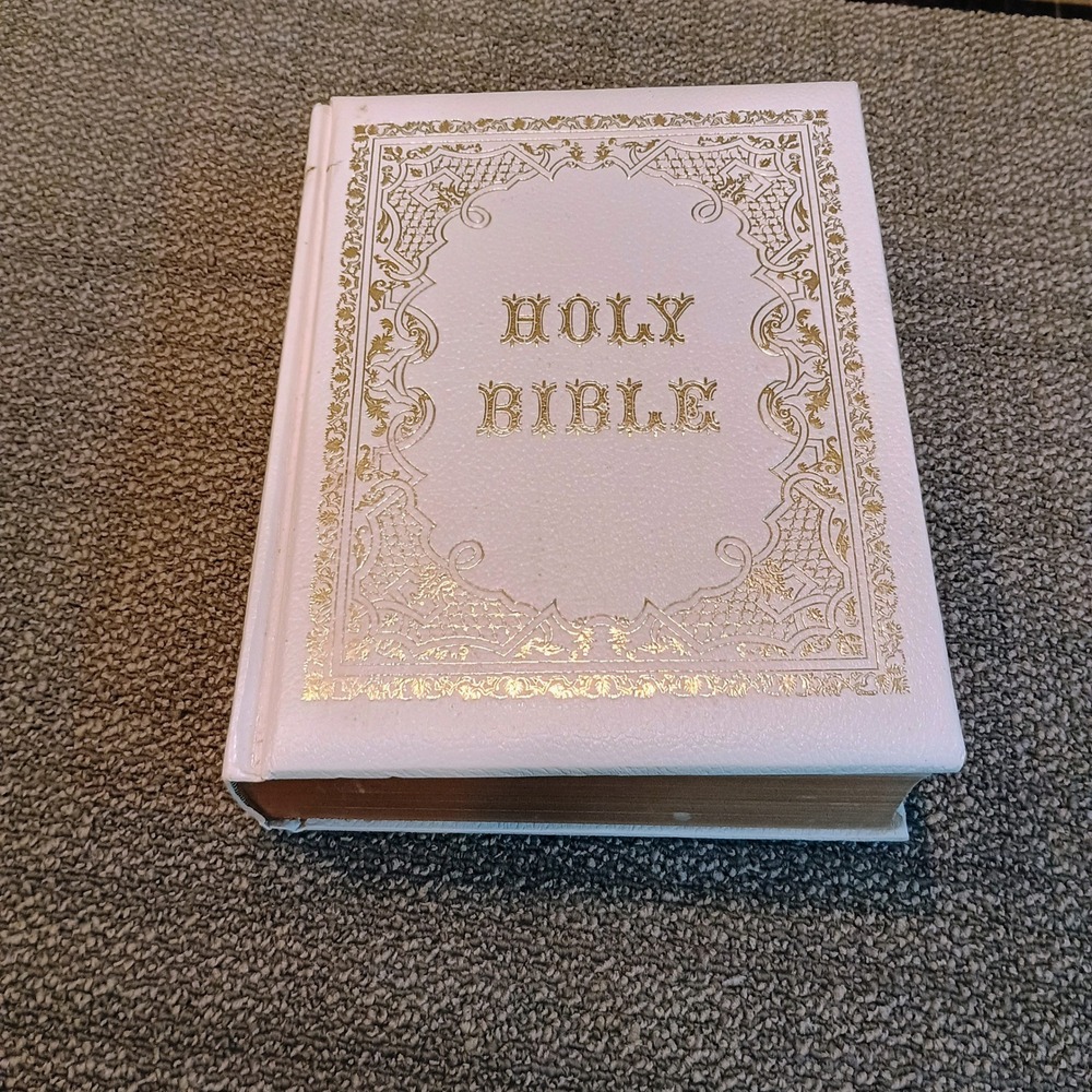 Crusade Bible Publishers KJV Family Altar Edition Red Letter White Gold Gilt